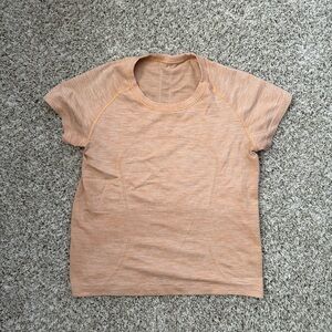 Lululemon Swiftly Tech Short Sleeve in Peach Size 10